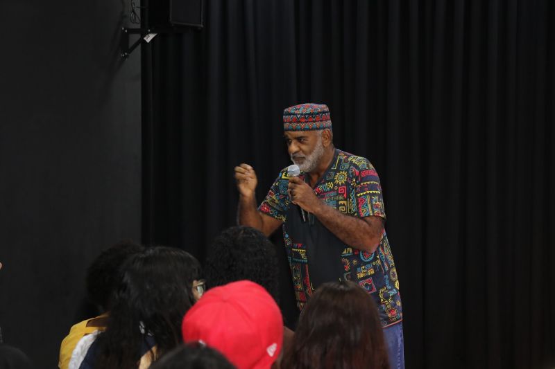 Entrega de certificado do curso profissionalizante no CRAS Estrela