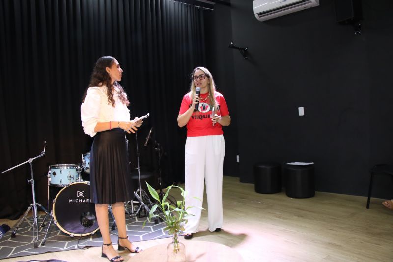 Entrega de certificado do curso profissionalizante no CRAS Estrela