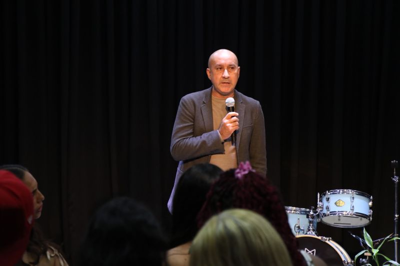 Entrega de certificado do curso profissionalizante no CRAS Estrela