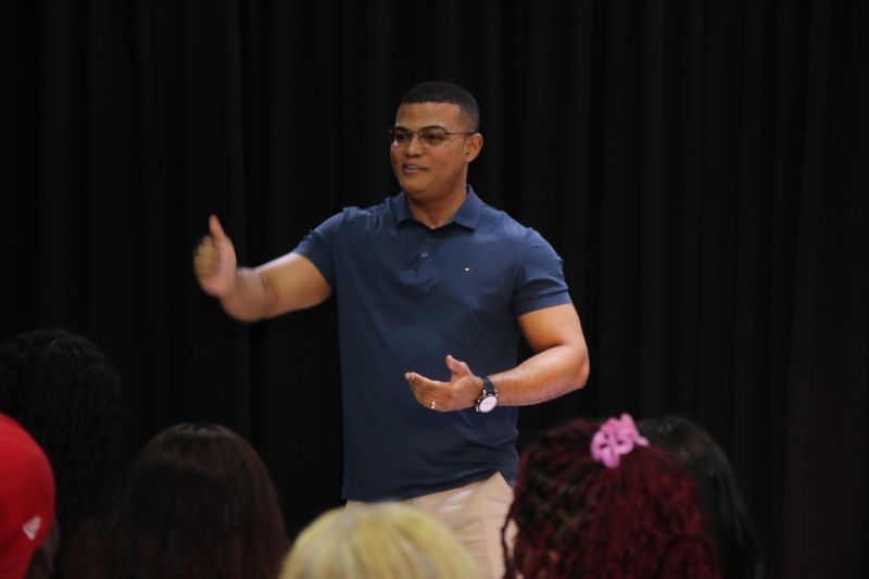 Entrega de certificado do curso profissionalizante no CRAS Estrela