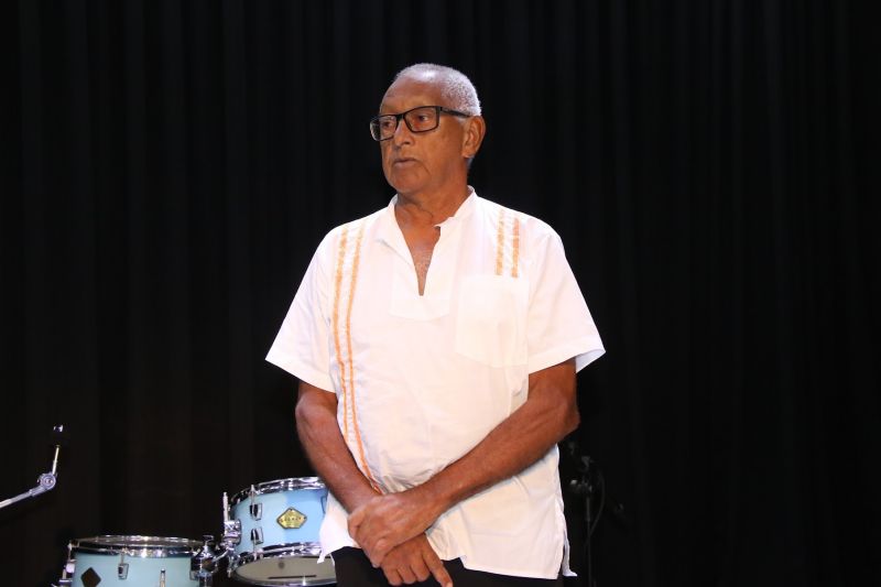 Entrega de certificado do curso profissionalizante no CRAS Estrela