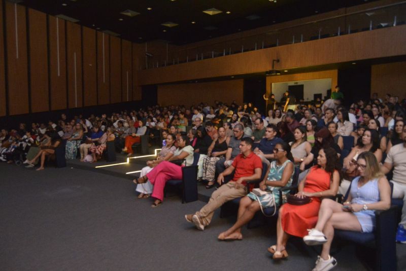 Centro de dança open classe balé no teatro municipal de Ananindeua
