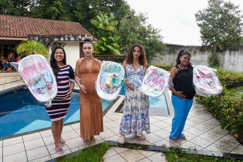 Entrega de Kits Enxoval no CRAS Daniel Reis