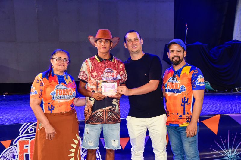 Forró Ananindeua 2026 com premiação das quadrilhas e show do Cabaré do Brega