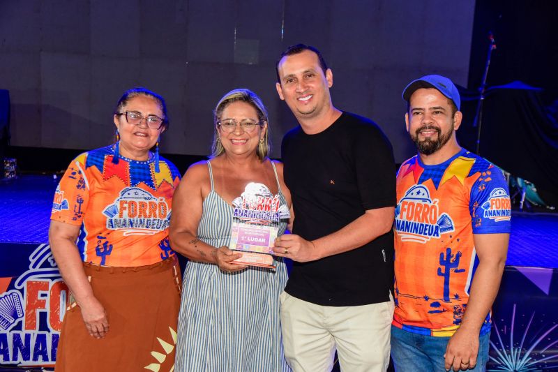 Forró Ananindeua 2026 com premiação das quadrilhas e show do Cabaré do Brega