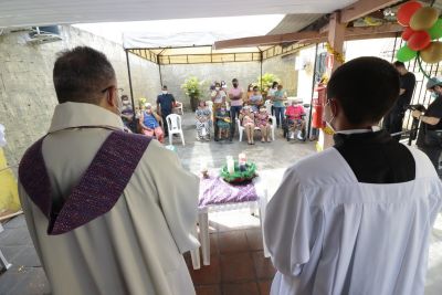 galeria: Entrega de presente de natal no abrigo dos idosos com Benção do Pe. Chicão. Rod. Br 316