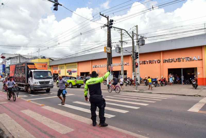 Operação Integrada das Secretarias Municipal. Mercado do Distrito Industrial