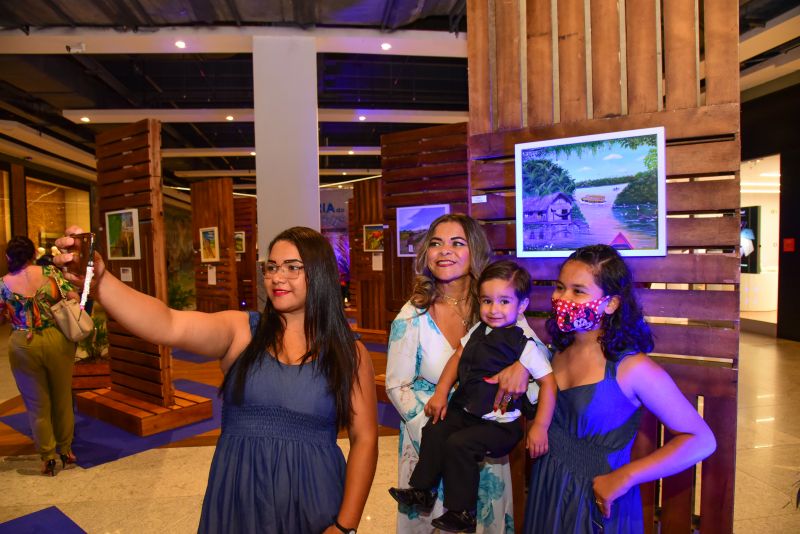 Exposição da Galeria do Servidor no Shopping Metrópole