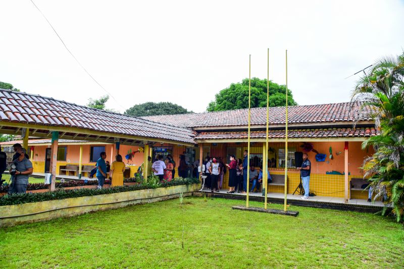 Assinatura da O.S de Revitalização UEI Jade Barbalho. Cidade Nova VIII