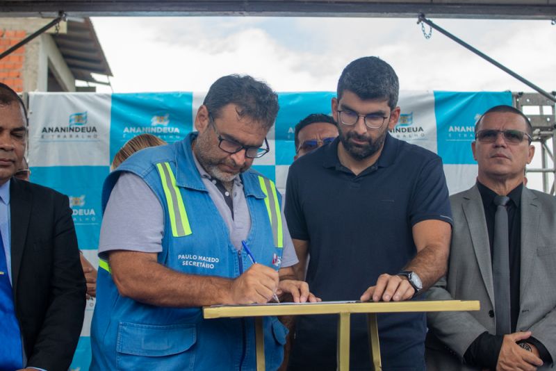 Assinatura de O.S de Regularização e Construção da Nova Praça da Área do Búfalo