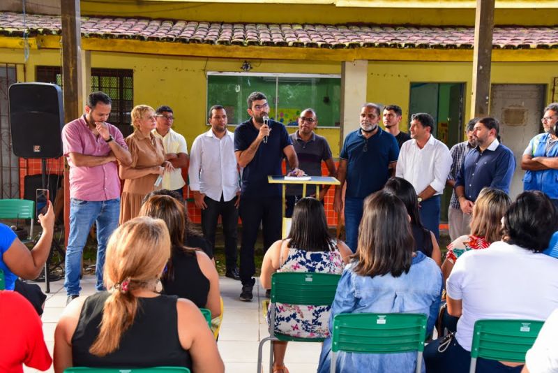 Assinatura de O.S para Reforma da EMEF Eduarda Teixeira no Centro