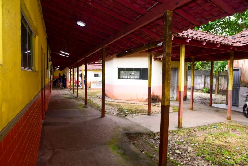 Assinatura de O.S para Reforma da EMEF Eduarda Teixeira no Centro
