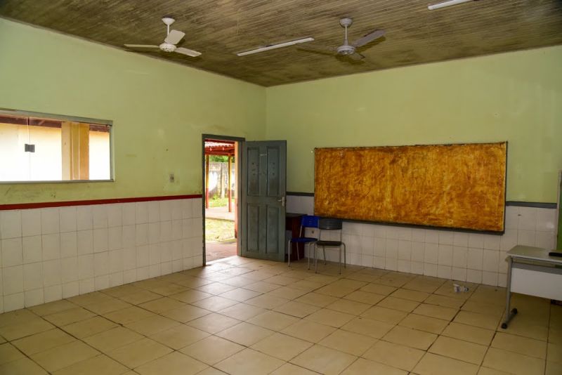 Assinatura de O.S para Reforma da EMEF Eduarda Teixeira no Centro