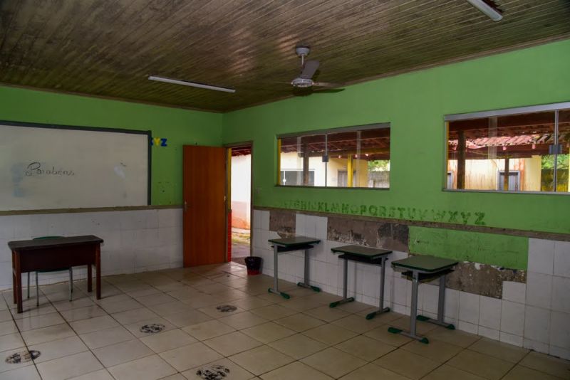 Assinatura de O.S para Reforma da EMEF Eduarda Teixeira no Centro