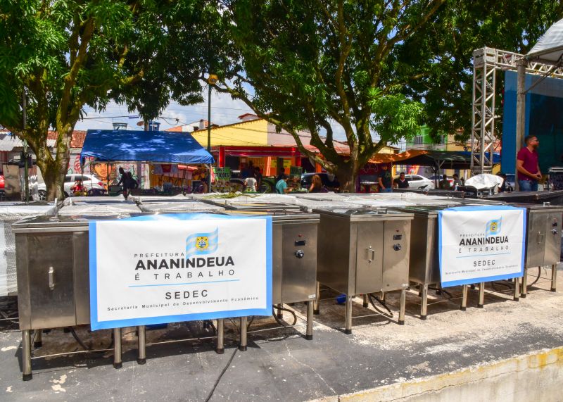 1º Festival do Açaí em Ananindeua e entrega de equipamentos para os batedores de açaí no complexo da Cidade Nova VIII