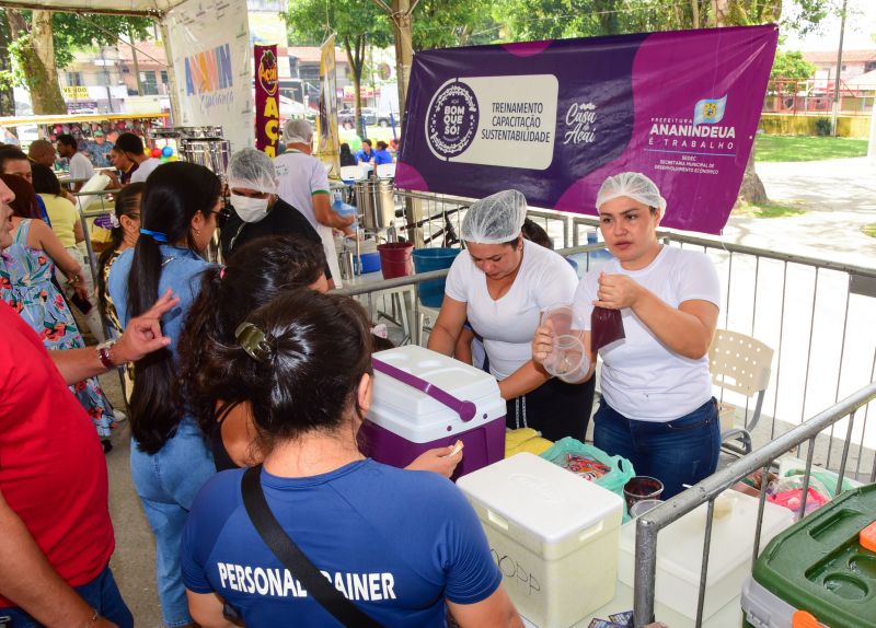 1º Festival do Açaí em Ananindeua e entrega de equipamentos para os batedores de açaí no complexo da Cidade Nova VIII