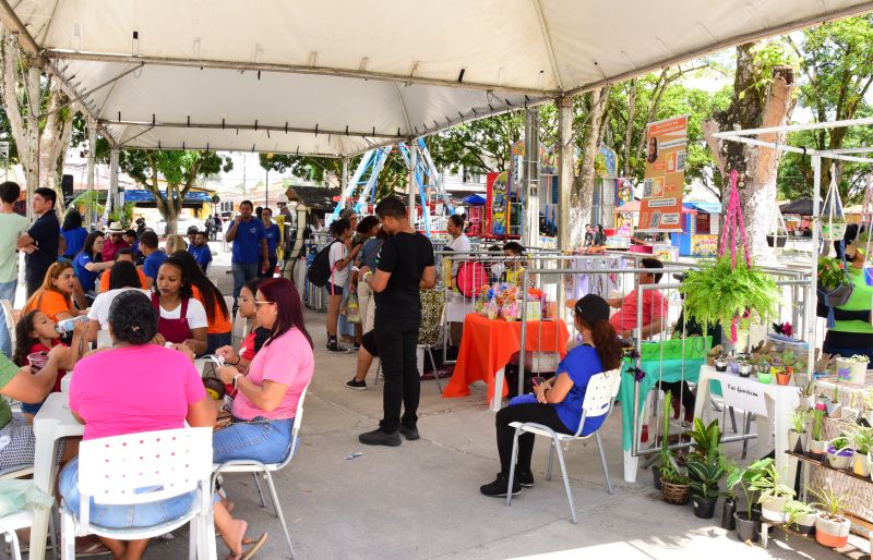 1º Festival do Açaí em Ananindeua e entrega de equipamentos para os batedores de açaí no complexo da Cidade Nova VIII