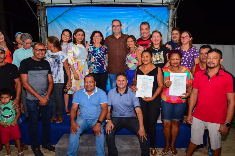 Entrega de 64 Títulos de Propriedade de Terra na Área do Porto no bairro do Curuçambá
