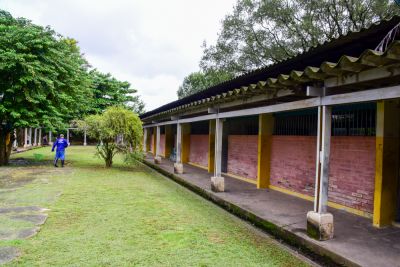 galeria: Assinatura de Ordem de serviço para manutenção predial da Escola Estadual de Ensino Fundamental e Médio Prof° Maria Araújo Figueiredo