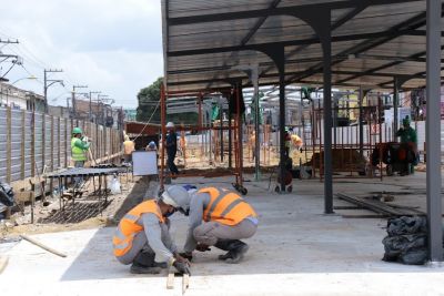notícia: Avançam as obras do novo canteiro central do PAAR