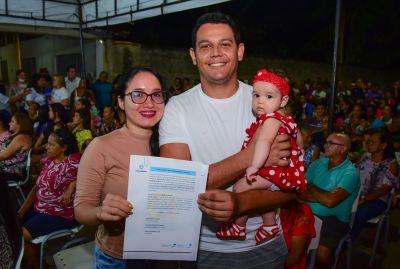 notícia: Moradores do Icuí recebem títulos de propriedade 