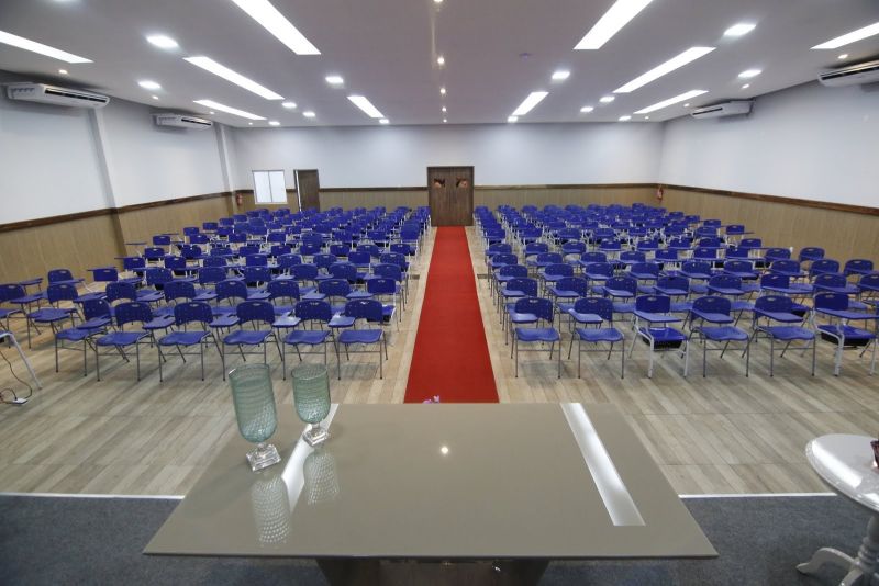 SEMED inaugura auditório Altimá Alves da Silva, entrega certificados e empossa conselheiros