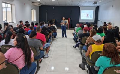 notícia: Sedec realiza palestra para entrega da Carteira de Manipulador de Alimentos