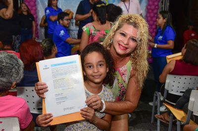 notícia: Mais de 300 famílias beneficiadas com títulos de propriedades no 40 horas