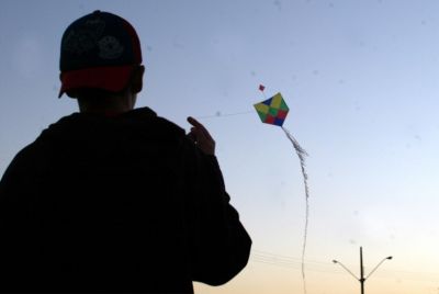notícia: Defesa Civil faz alerta à população sobre o perigo do uso de cerol nas pipas em Ananindeua