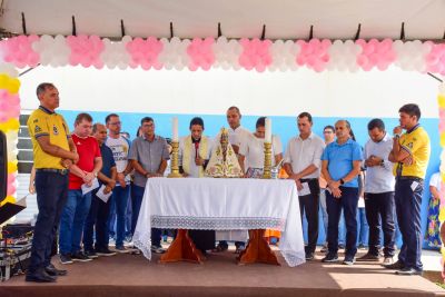 notícia: Servidores da SEMCAT e Câmara Municipal dos Vereadores recepcionam imagem peregrina de Nossa Senhora de Nazaré