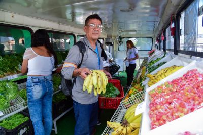 notícia: 'Varejão Móvel' levou produtos orgânicos direto da horta, aos moradores do Park Anne .