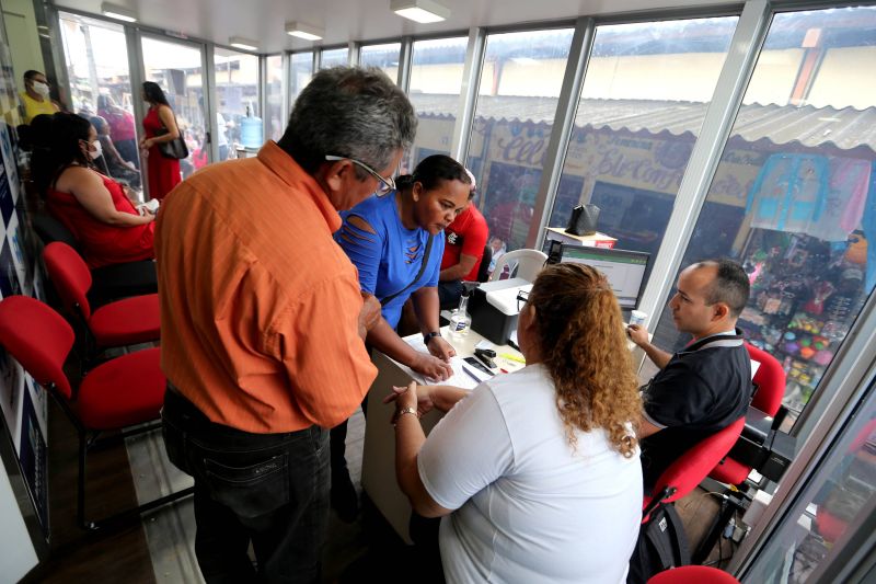 Programa Prefeitura em Movimento na feira do Curuçambá