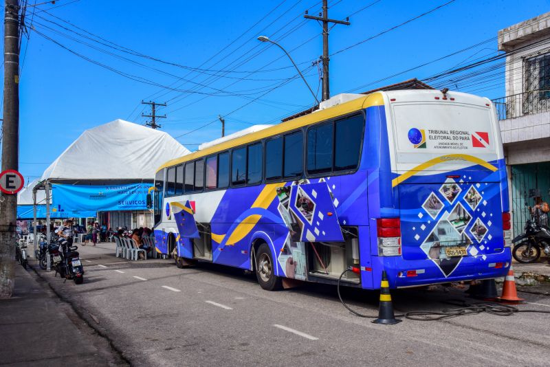 Programa Prefeitura em Movimento na feira do Curuçambá