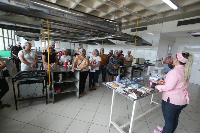 Oficina de chocolate para a páscoa na Unama