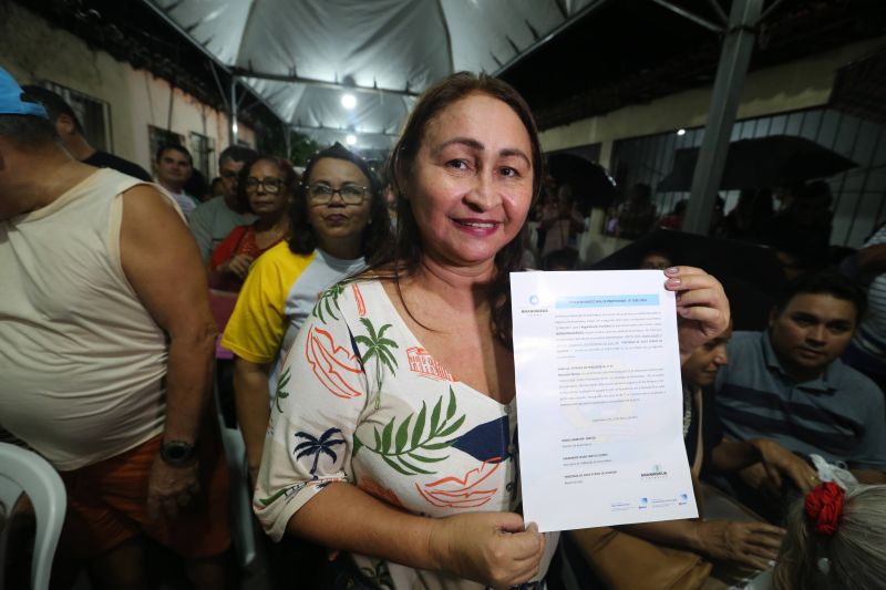 Entrega de títulos de propriedade, através do Programa Ananindeua Legal, no residencial Providência bairro do Coqueiro