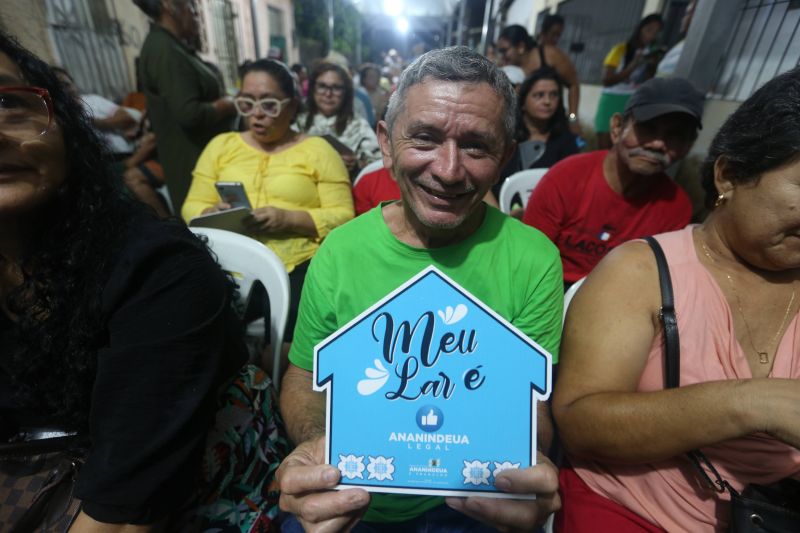 Entrega de Títulos de Propriedade na comunidade Jardim Castanheira no bairro Coqueiro