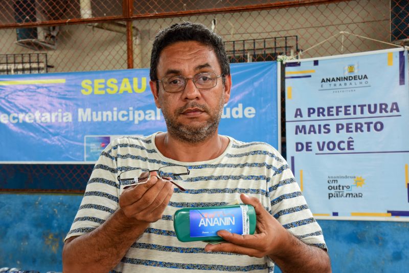 Entrega de óculos aos pacientes atendidos no Programa Prefeitura em Movimento no bairro 40 horas