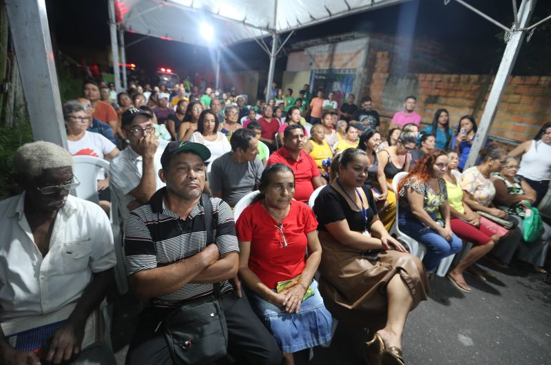 Entrega de títulos de propriedade na comunidade Parque Modelo no bairro Curuçambá