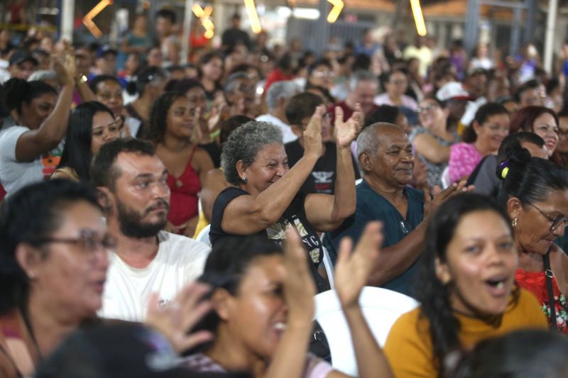 Entrega títulos de propriedade na comunidade Parque Providência Sul no bairro Águas Lindas