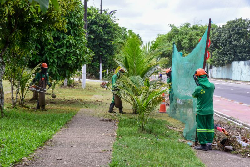 Limpeza da avenida do Icuí entre arterial 5A e avenida Independência no Icuí