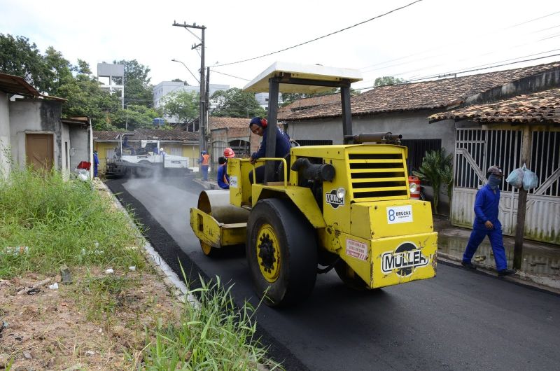 Visita as obras de asfaltamento no Jardim Nova Vida no bairro 40 Horas