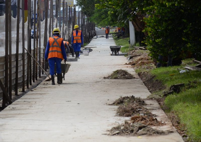 Imagem de apoio das obras do canteiro central da Artéria 18