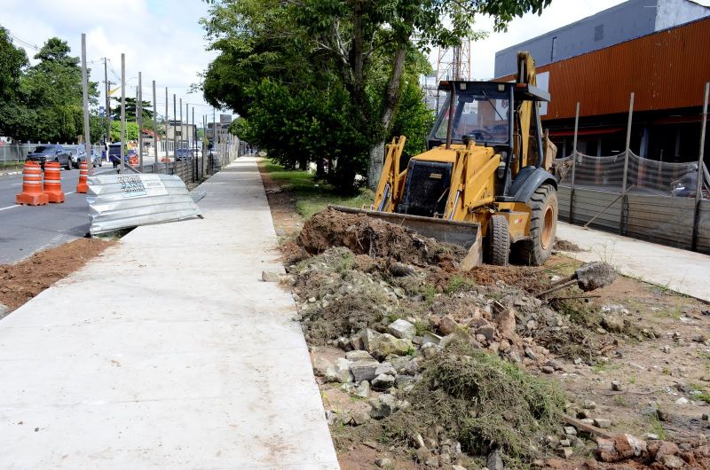 Imagem de apoio das obras do canteiro central da Artéria 18