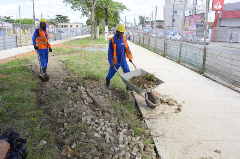 Imagem de apoio das obras do canteiro central da Artéria 18