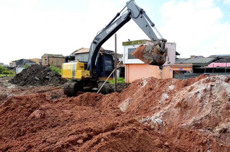 Limpeza da feira da Cidade Nova VI