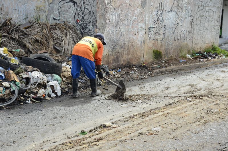 Limpeza da feira da Cidade Nova VI