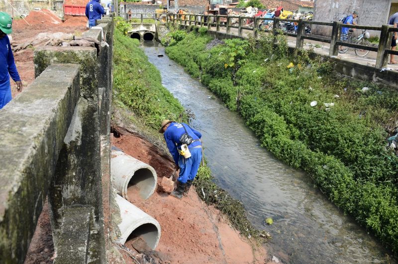 Limpeza da feira da Cidade Nova VI