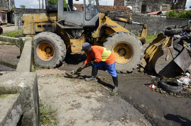 Limpeza da feira da Cidade Nova VI