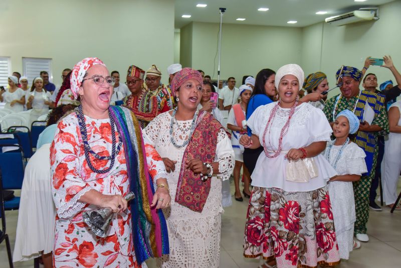 Merito Afro Religioso comenda pai Ayrton Soeiro na ACIA