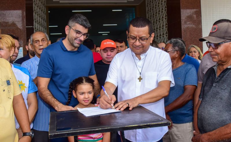 Assinatura de Ordem de Serviço para reforma da Praça Matriz de Ananindeua